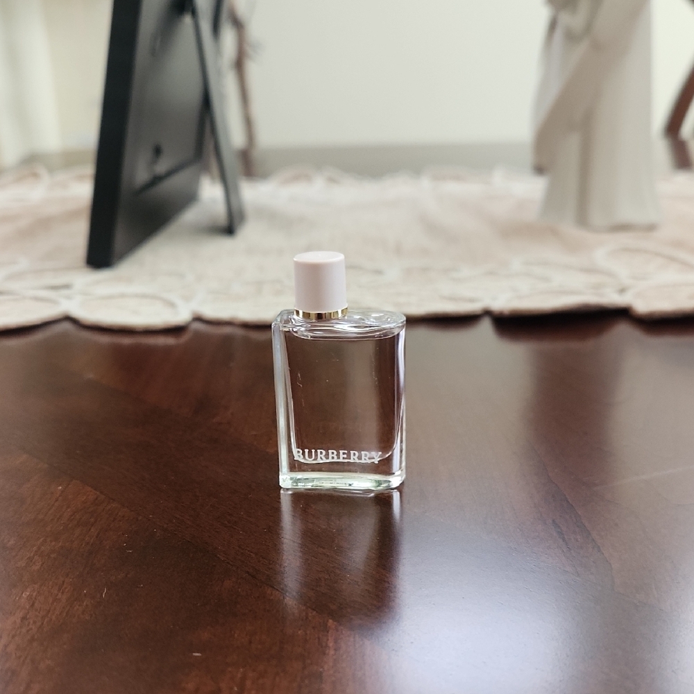 Burberry Mini Bottle with Soft Pink Cap